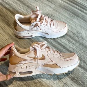 NIKE WOMENS AIR MAX EXCEE SNEAKER - BLUSH